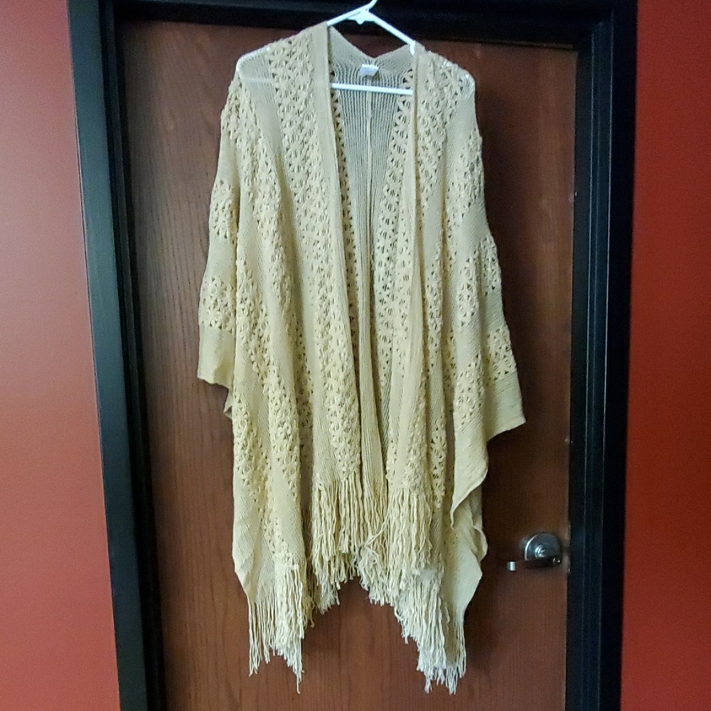 Shaw beige